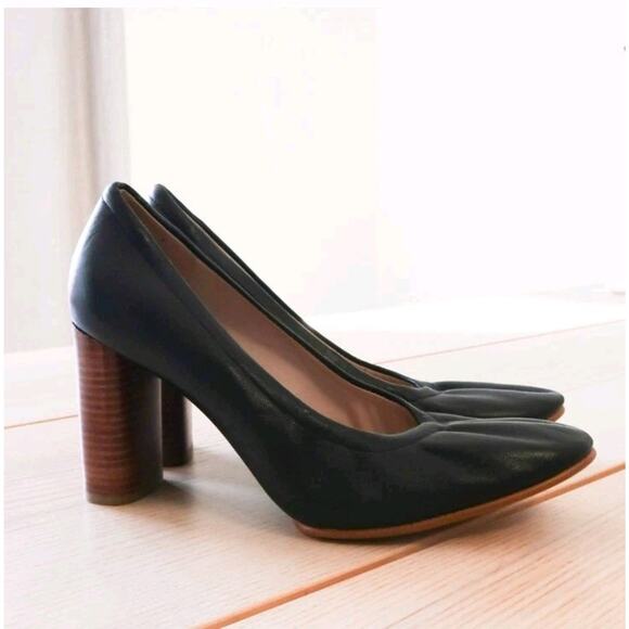 Clarks Shoes - Clarks Black Leather Grace Eva Block Heel Classic Feminine Pumps Size 7M